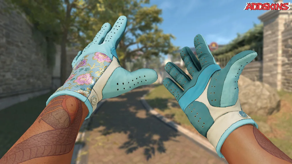 ★ Driver Gloves | Brocade Flowers inspecting