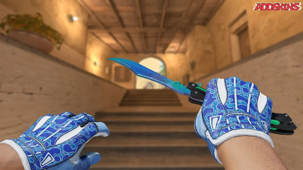 ★ Butterfly Knife | Gamma Doppler Phase 1 holding
