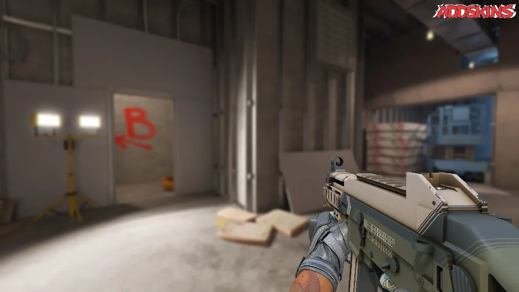UMP-45 | Corporal holding
