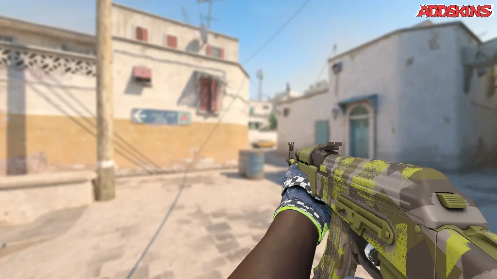 AK-47 | Olive Polycam holding