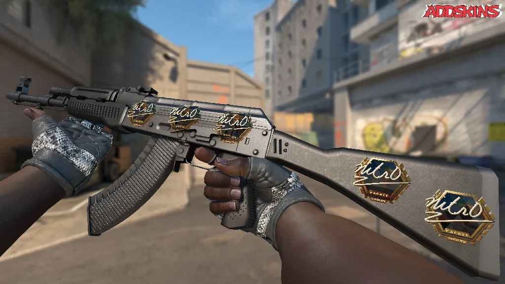 Sticker | nitr0 (Gold) | London 2018 inspecting