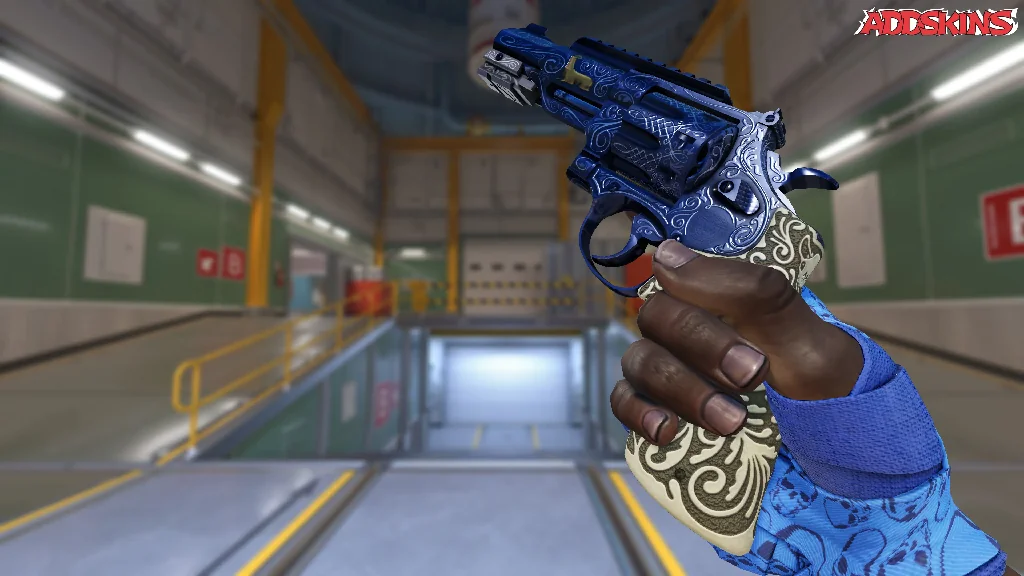 R8 Revolver | Llama Cannon inspecting