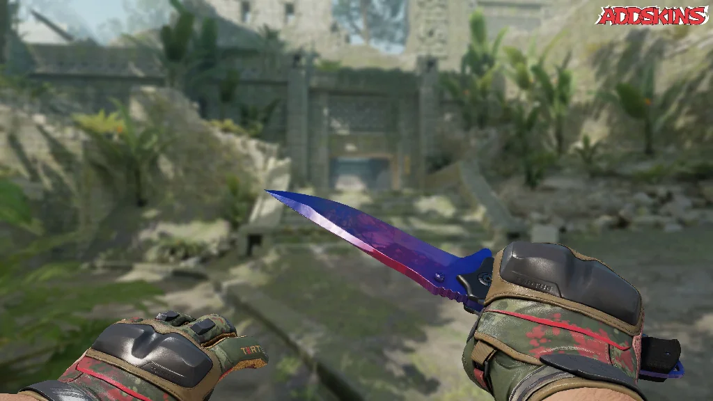 ★ Nomad Knife | Doppler holding