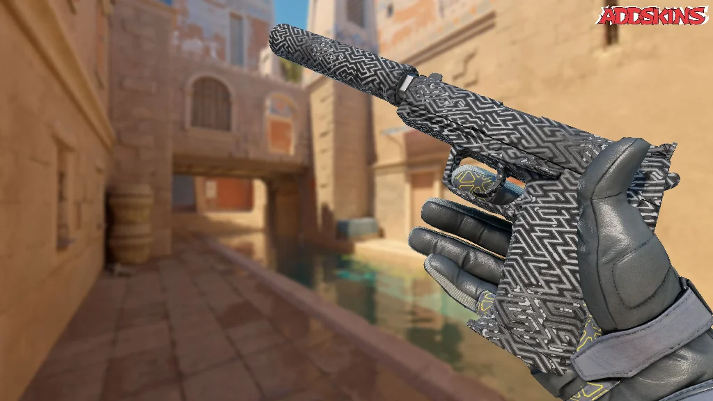 USP-S | Pathfinder inspecting