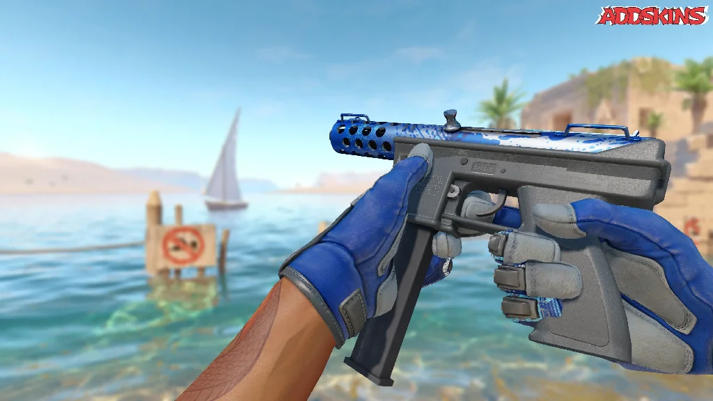 Tec-9 | Ice Cap inspecting