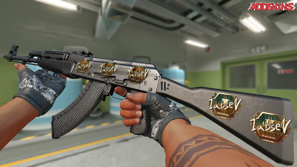Sticker | tabseN (Gold) | London 2018 inspecting
