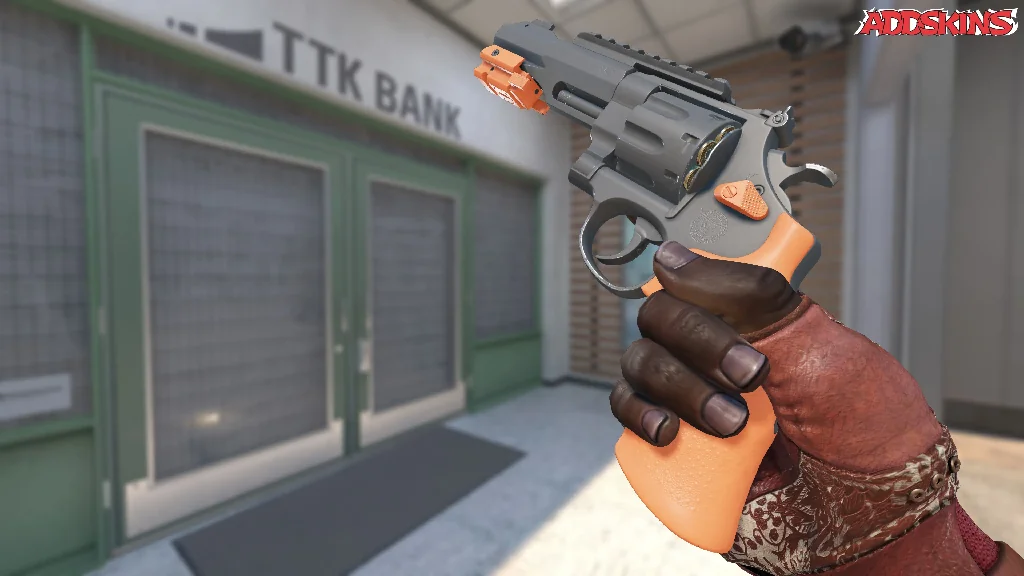 R8 Revolver | Nitro inspecting