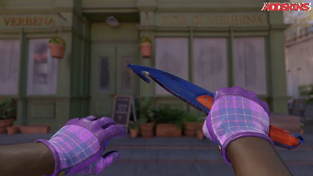 ★ Gut Knife | Doppler Black Pearl holding