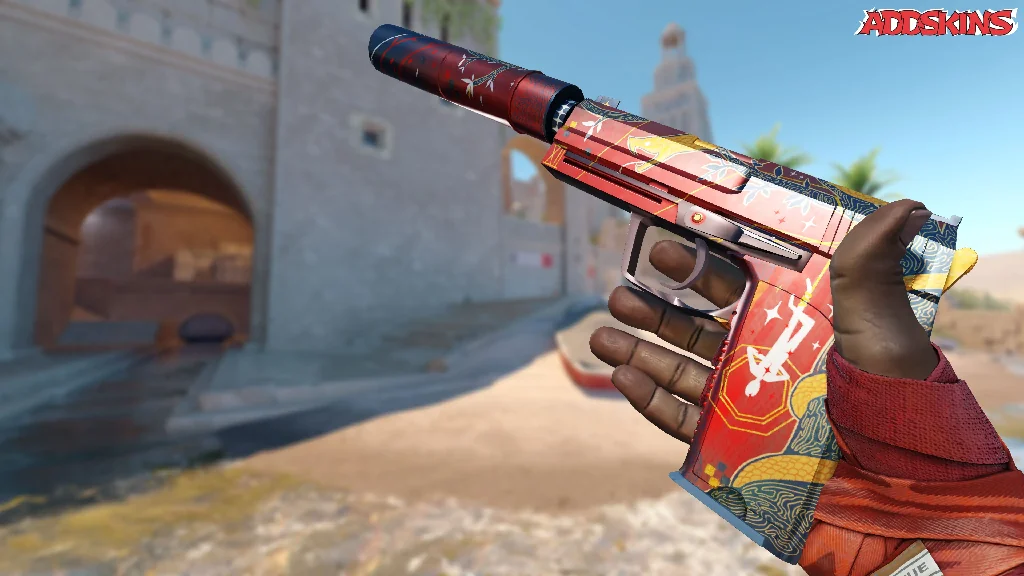 USP-S | The Traitor inspecting