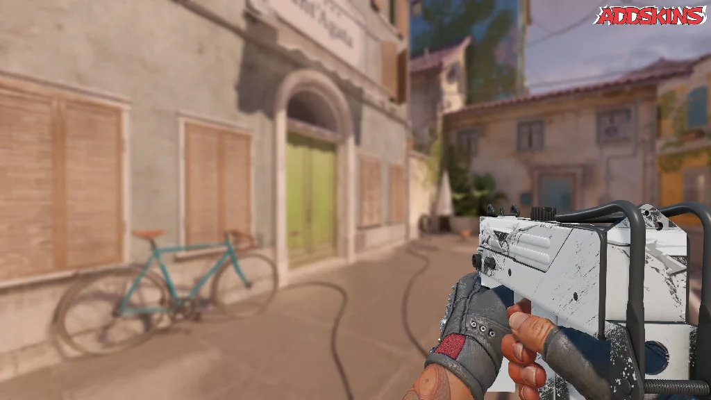 MAC-10 | Snow Splash holding