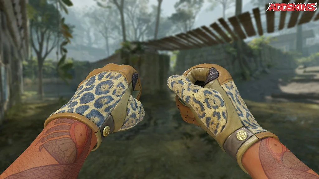 ★ Driver Gloves | Queen Jaguar holding