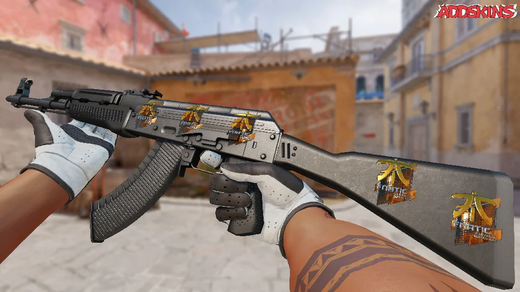 Sticker | Fnatic (Foil) | Boston 2018 inspecting