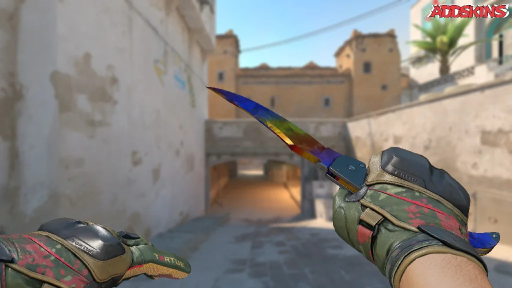 ★ Falchion Knife | Marble Fade holding
