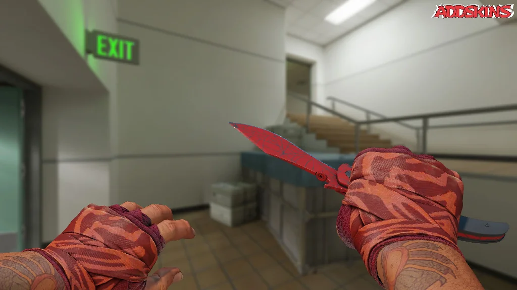 ★ Navaja Knife | Crimson Web holding