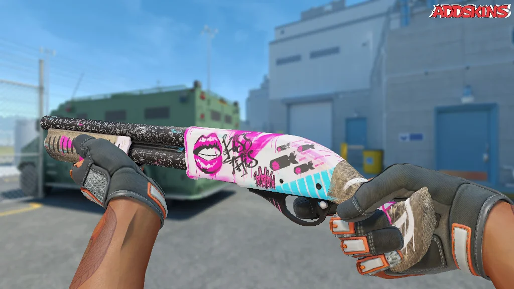 Sawed-Off | Wasteland Princess inspecting
