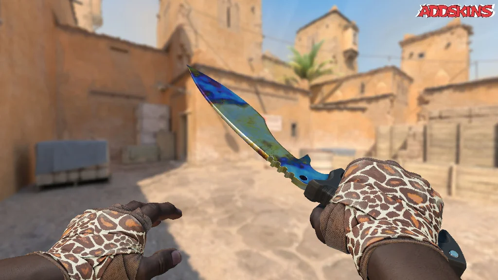 ★ Kukri Knife | Case Hardened holding