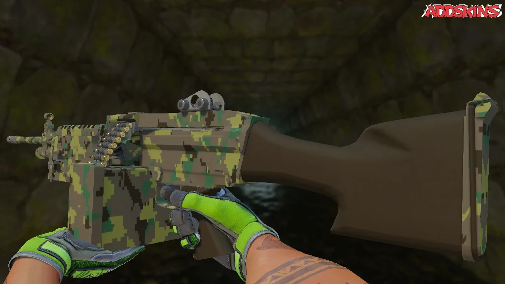 M249 | Jungle DDPAT inspecting