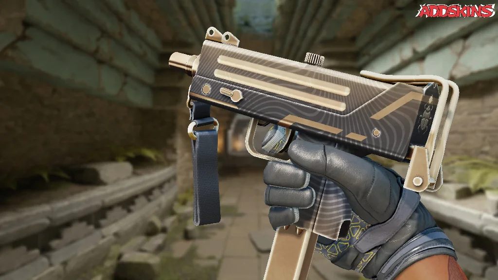 MAC-10 | Echoing Sands inspecting