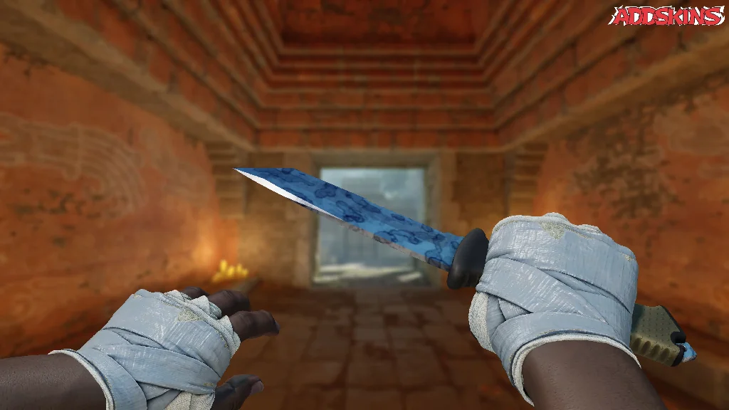 ★ Ursus Knife | Stained holding