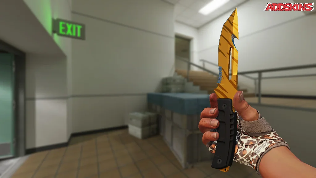 ★ Survival Knife | Tiger Tooth inspecting