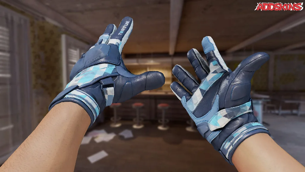 ★ Moto Gloves | Cool Mint inspecting