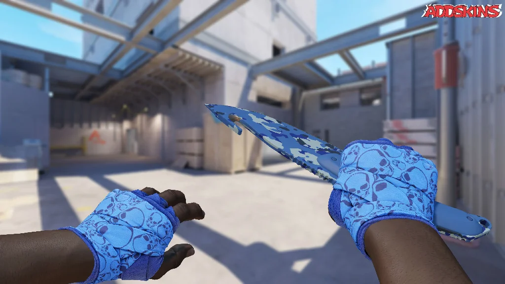 ★ Gut Knife | Bright Water holding