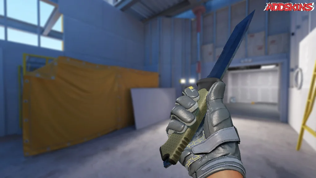 ★ Ursus Knife | Blue Steel inspecting