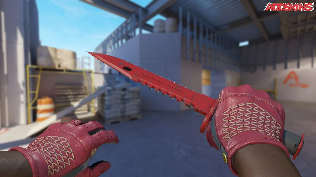 ★ M9 Bayonet | Crimson Web holding