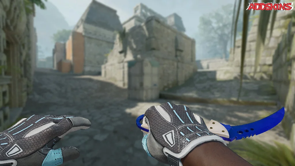 ★ Talon Knife | Doppler Sapphire holding