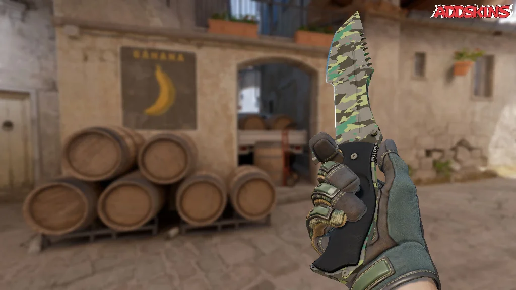 ★ Huntsman Knife | Boreal Forest inspecting