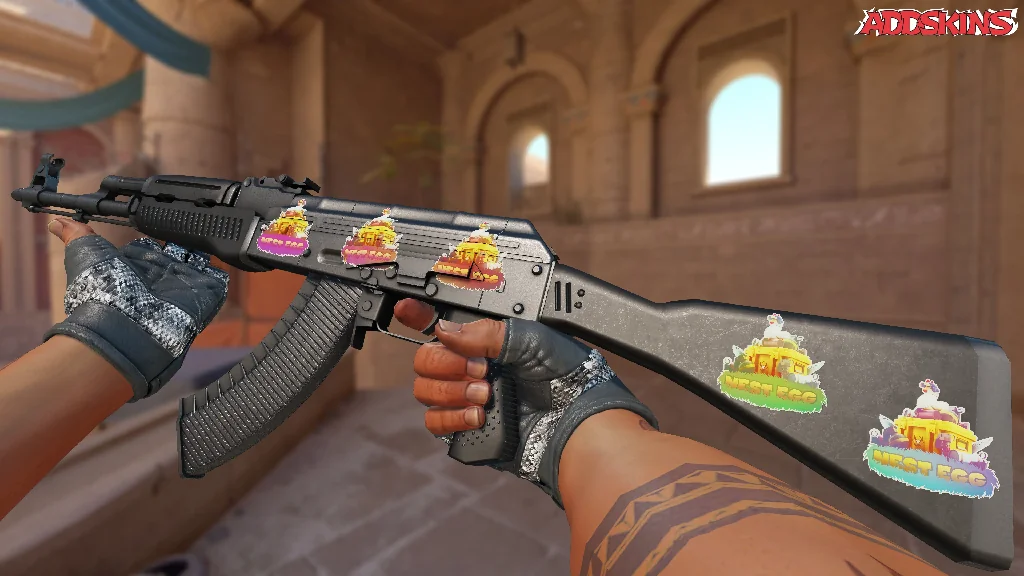 Sticker | Nest Egg (Holo) inspecting