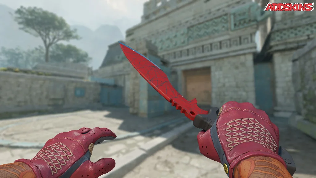 ★ Kukri Knife | Crimson Web holding