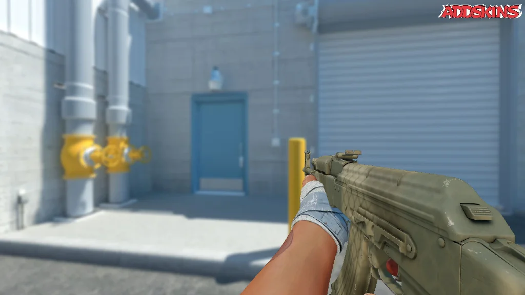 AK-47 | Safari Mesh holding