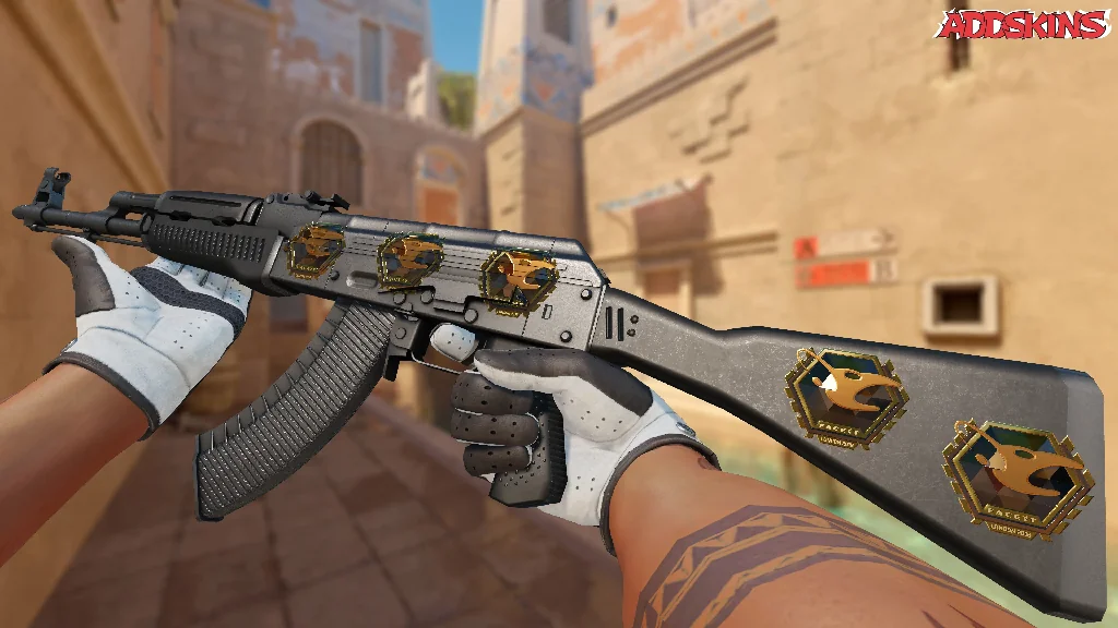 Sticker | mousesports (Gold) | London 2018 inspecting