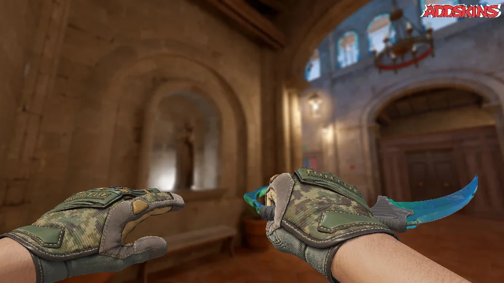 ★ Karambit | Gamma Doppler Phase 3 holding