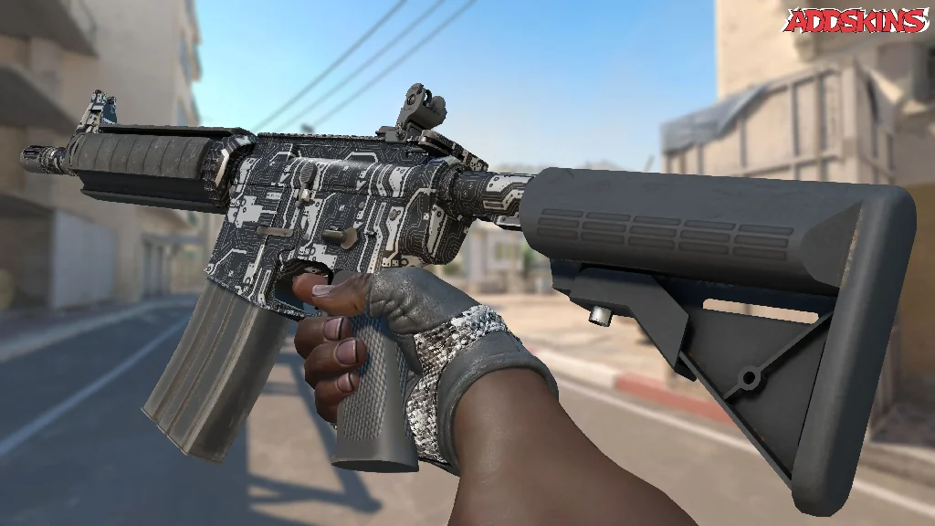 M4A4 | Mainframe inspecting