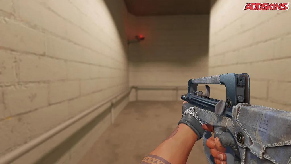 FAMAS | Half Sleeve holding