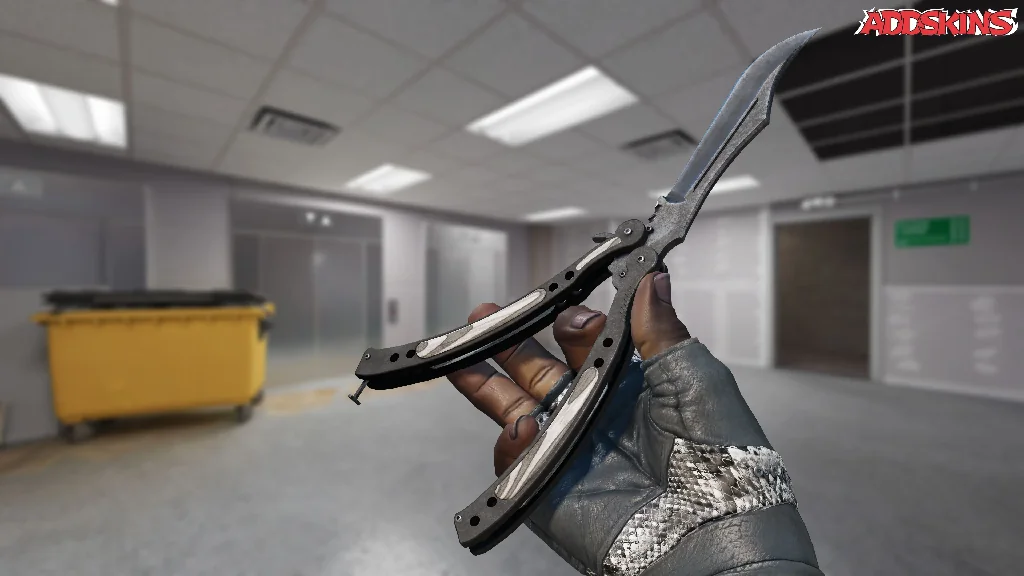 ★ Butterfly Knife | Black Laminate inspecting