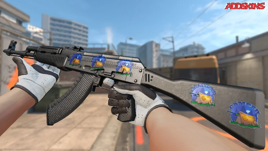 Sticker | Camper (Foil) inspecting