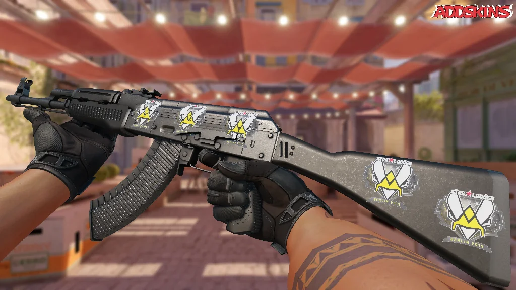 Sticker | Vitality | Berlin 2019 inspecting