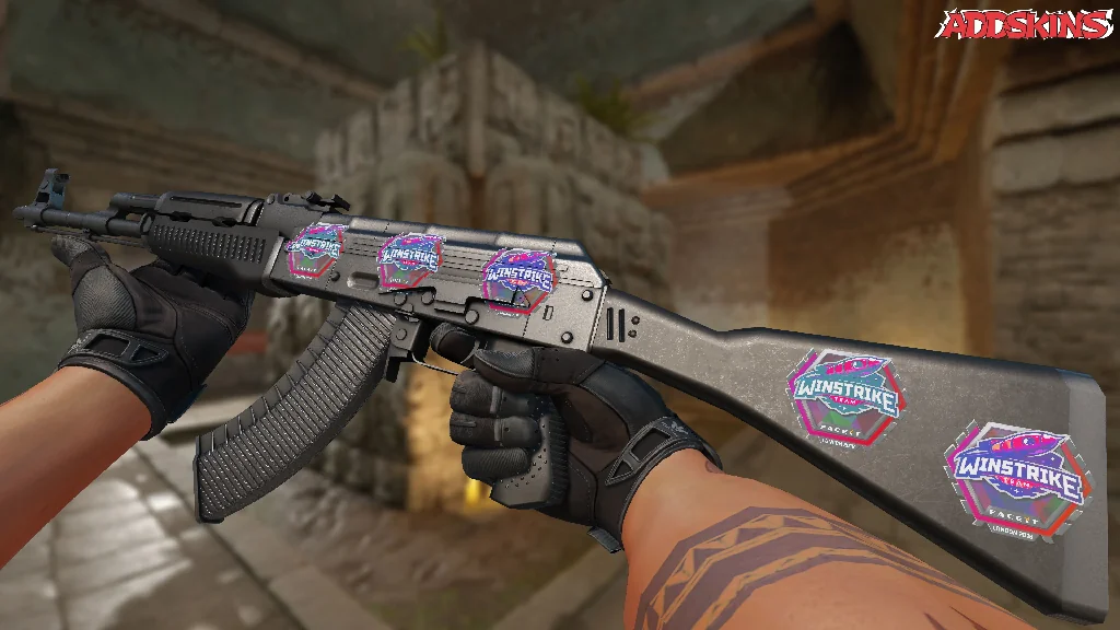 Sticker | Winstrike Team (Holo) | London 2018 inspecting