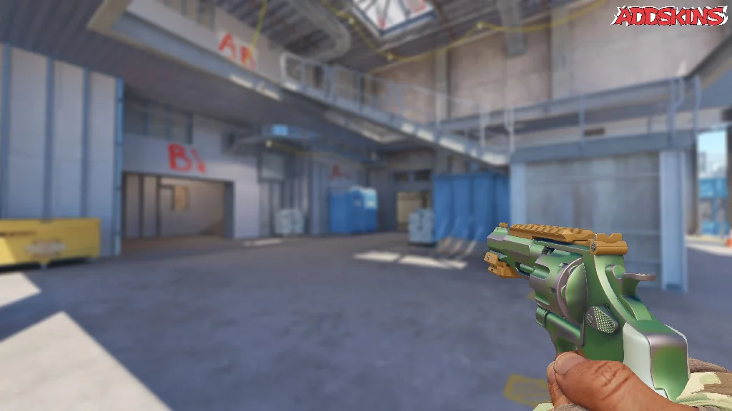 R8 Revolver | Leafhopper holding