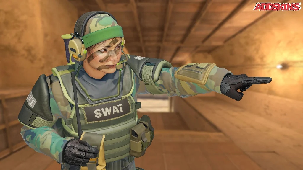 Lieutenant 'Tree Hugger' Farlow | SWAT pose-2