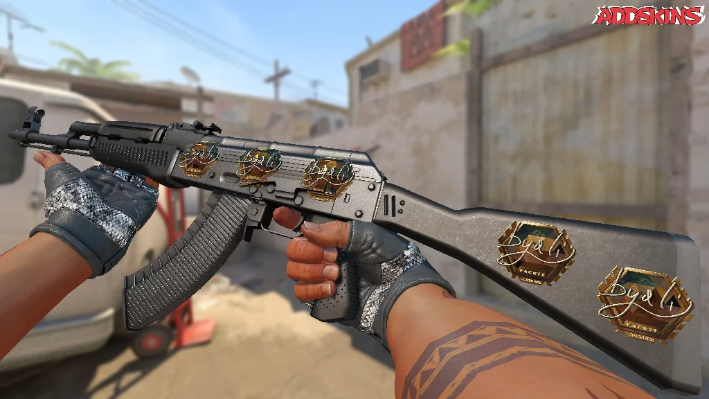 Sticker | byali (Gold) | London 2018 inspecting