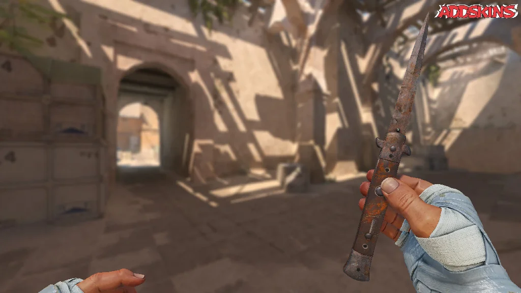 ★ Stiletto Knife | Rust Coat inspecting