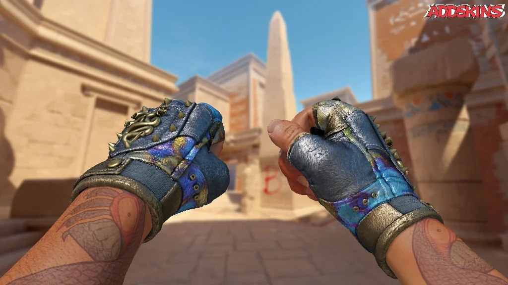 ★ Hydra Gloves | Case Hardened holding