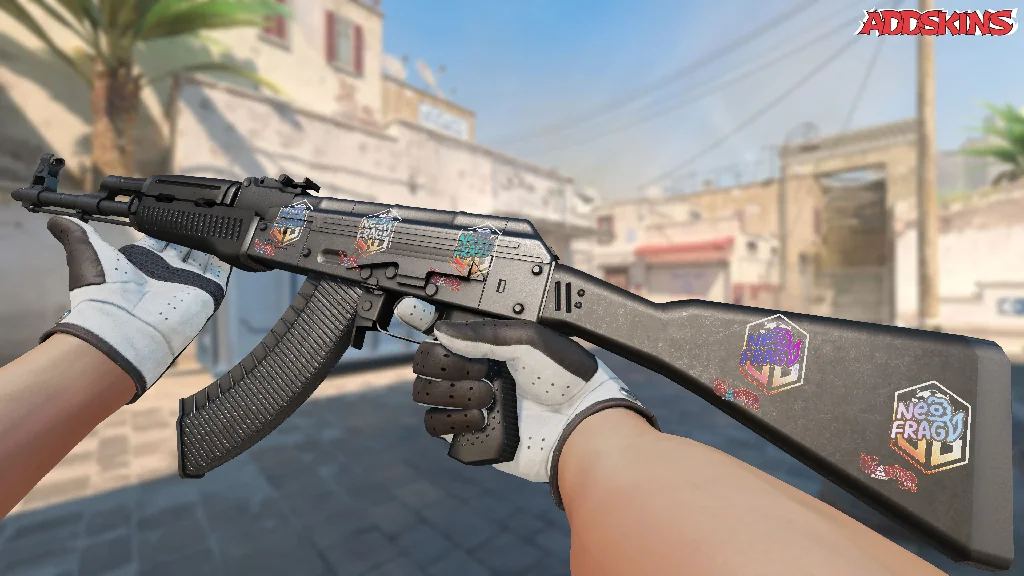 Sticker | NEOFRAG (Holo) | Paris 2023 inspecting