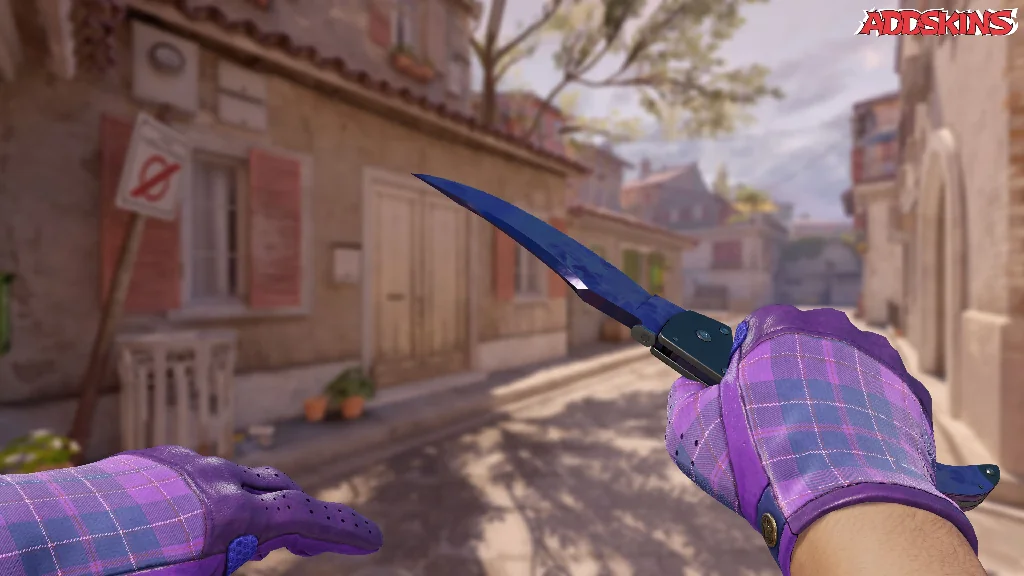 ★ Falchion Knife | Doppler Black Pearl holding