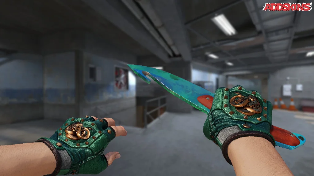 ★ Gut Knife | Gamma Doppler Phase 3 holding