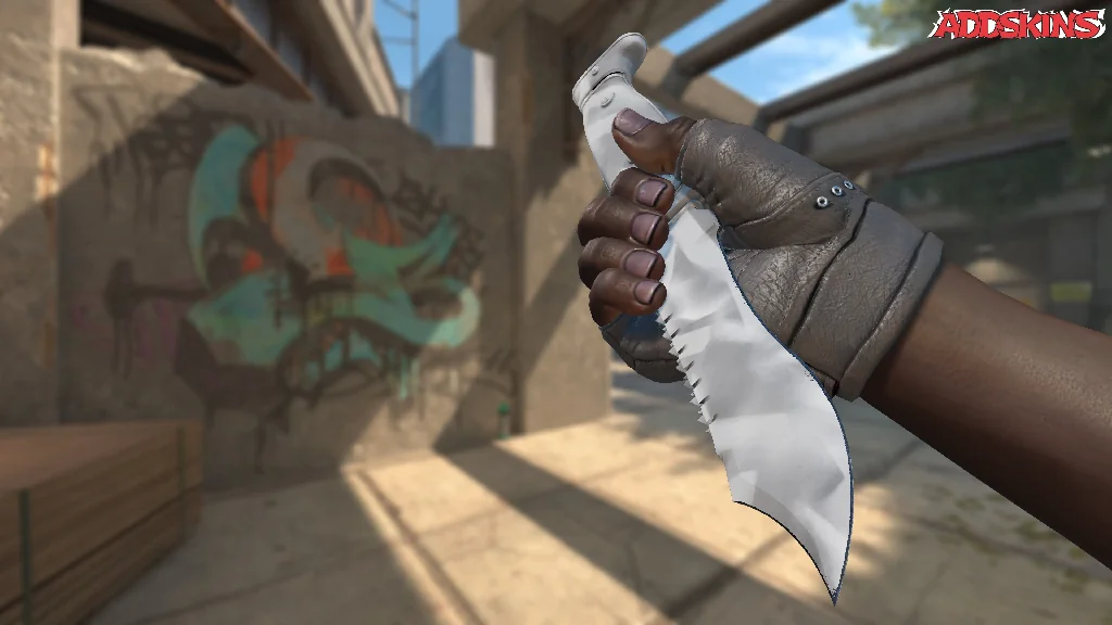 ★ Bowie Knife | Urban Masked inspecting